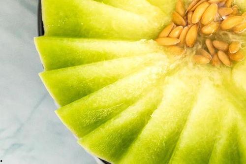 释怀吃瓜害羞,揭秘网络社交的喜怒哀乐