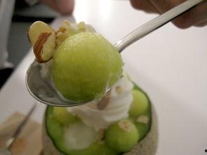 吃韩国哈密瓜冰淇淋,哈密瓜冰淇淋的独特风味体验