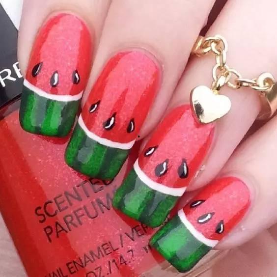 昆明吃瓜美甲,吃瓜少女的时尚新宠